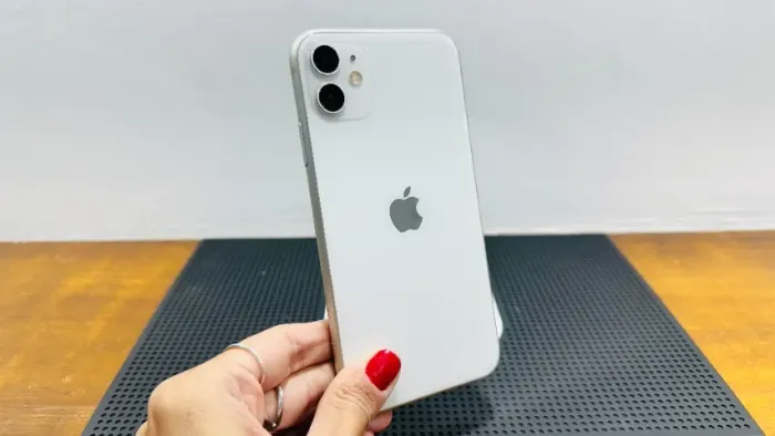 iPhone 11 (64GB) SEMINOVO!