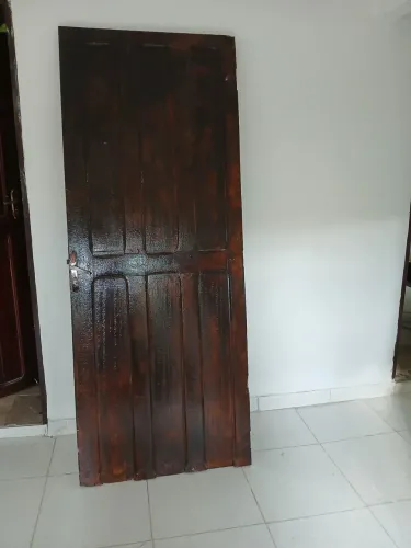 Porta de madeira.Não faço entrega. 