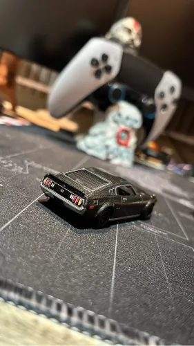 2 hot wheels premium