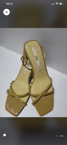 Sandália Zara salto