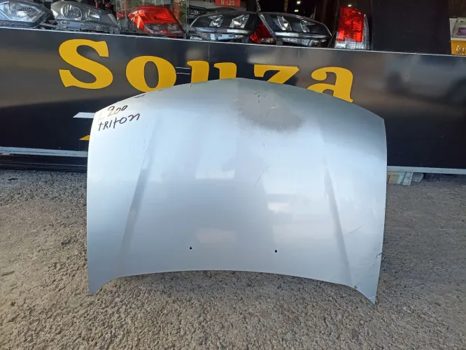 Capô l200 