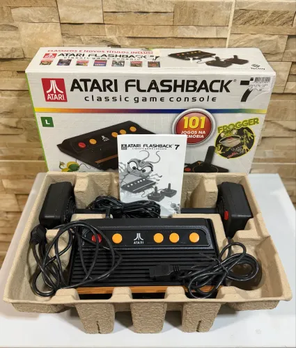 Atari Flashback 7 Completo com caixa e 2 Controles - 101 Jogos na memória ( faço envio )