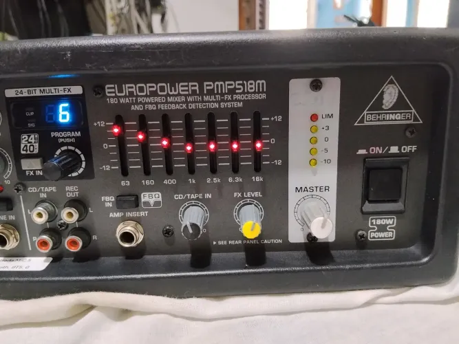 Mesa Amplificador de 5 Canais com Bluetooth - Behringer (Usada)