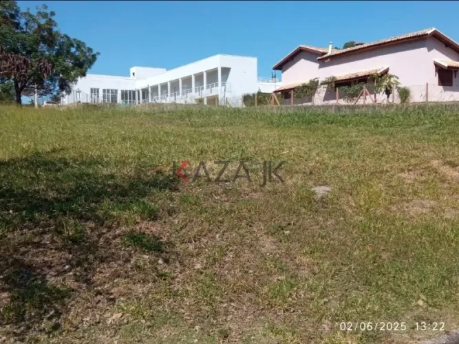 Excelente terreno no condomínio Colinas de Inhandjara, Itupeva. Ligeiro aclive, 1026 mts.