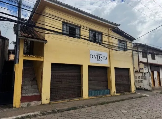 Casa a venda na região central de Mariana/MG