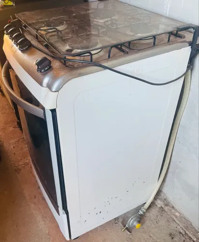 Vendo fogão 4 bocas Electrolux automático 