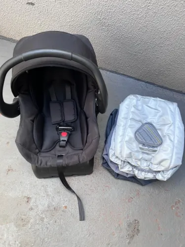 Bebê Conforto + Base Cocoon Burigotto - até 13kg