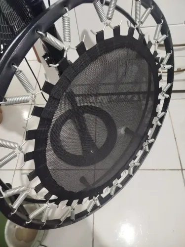 Mini trampolim Jump com aro de reforço