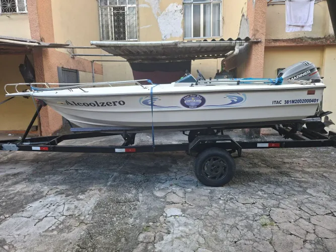 Lancha muito boa de navegar 6+1