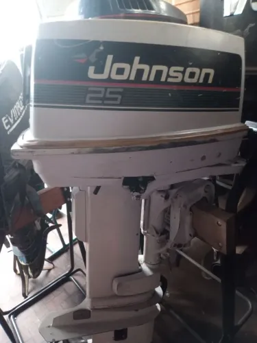 motor de popa 25 hp jhonson surfski