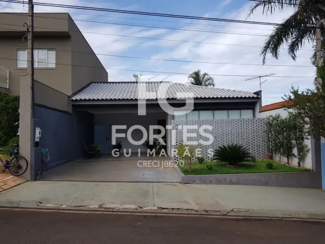 Casa em Condomínio fechado de 200 m² de área construída no Bairro Nova Aliança!