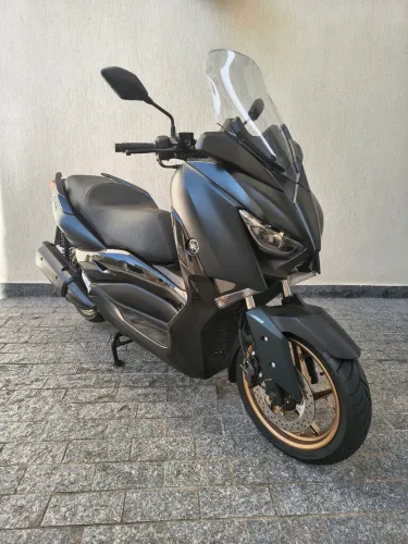 XMAX 2023 11300 KM IMPECÁVEL