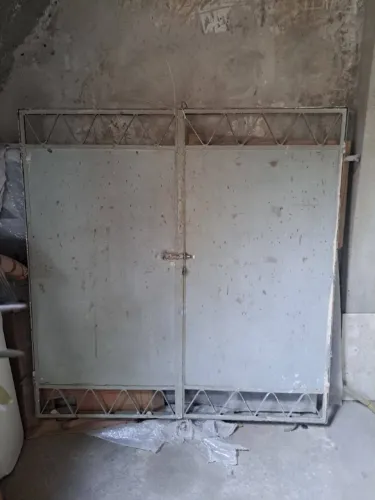 Vendo Portão de Ferro Duas Folhas
