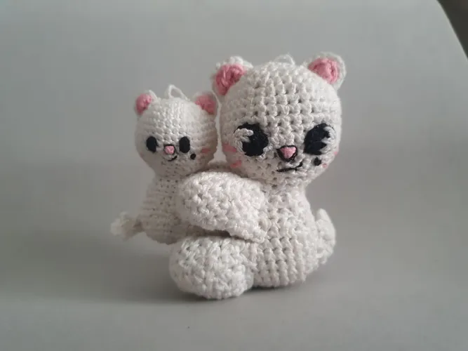 Pelucia em crochet inspirado no Skzoo Set furão (ferret)