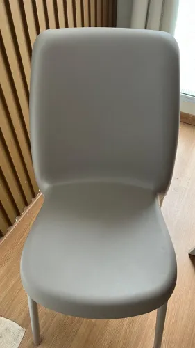 Mesa com 2 cadeiras 