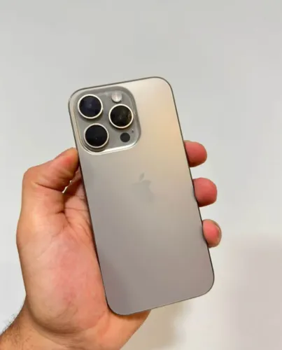 Vendo iPhone 15 Pro 128gb seminovo impecável