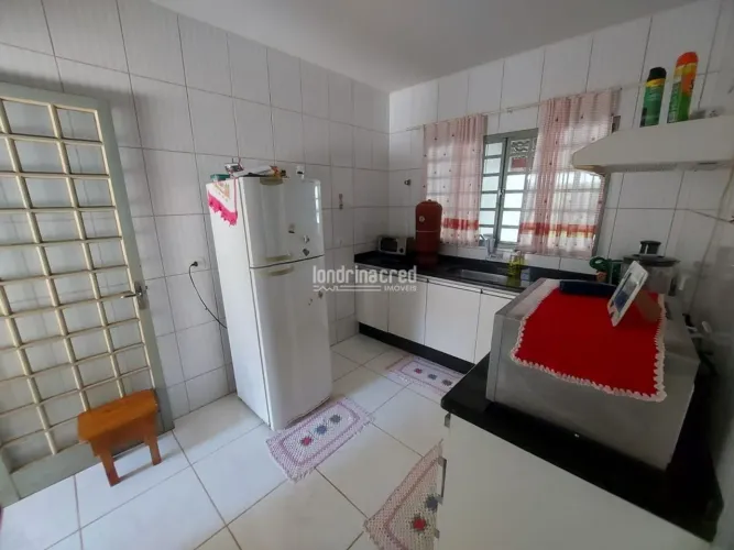 Casa Geminada à Venda em Jardim do Leste, Londrina - PR