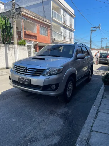 Toyota Hilux SW4 SRV D4-d 4X4 3.0 TDI Dies. AUT 2013
