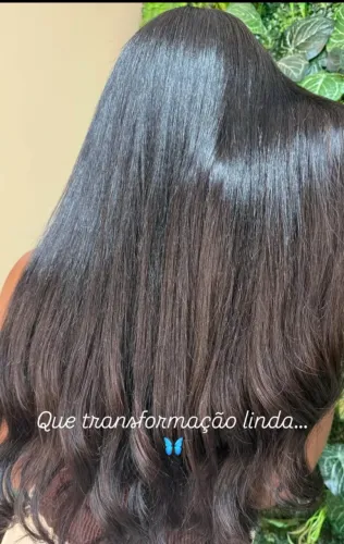 Aplicação de mega hair 