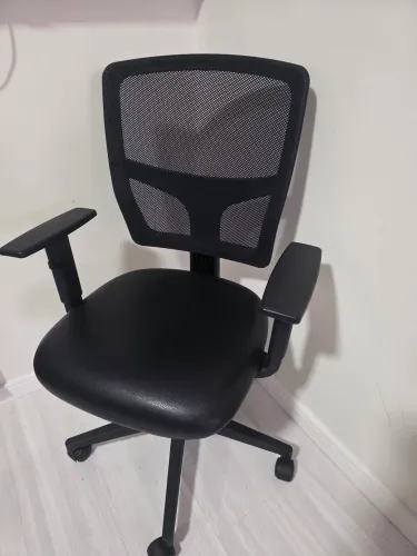 Cadeira Ergonômica Mirage - Mesh + Couro - Escritório