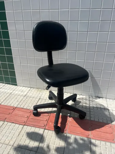Cadeira secretária giratória