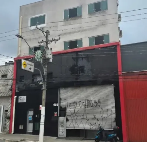 Prédio comercial na Avenida Coca, 603 300 m²