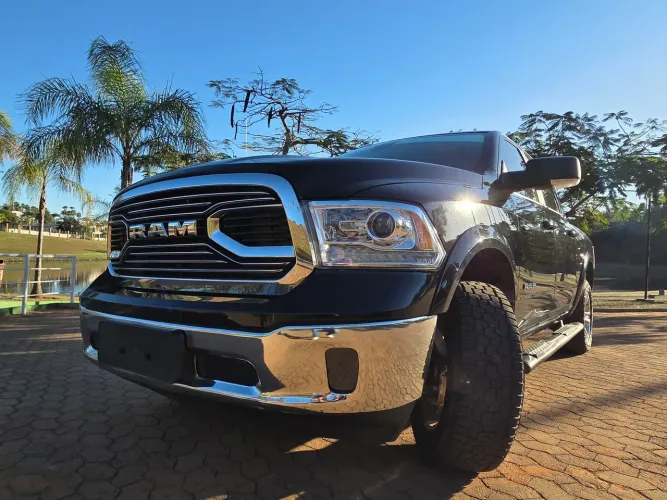 Ram Classic Laramie 5.7 V8 16V Gasolina 4X4 Aut. 2023
