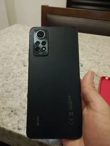 Vendo celular xiaomi 12 pro, a tela traseira está trincada bem pouca, *