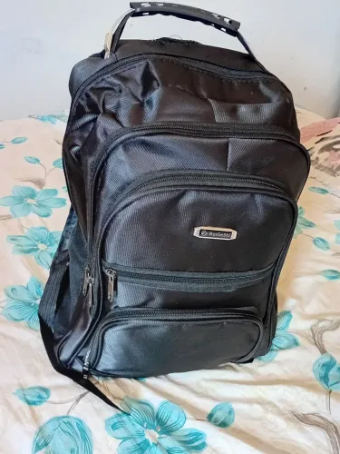 Mochila grande nova(80 reais)