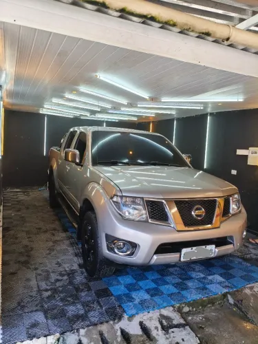 Nissan Frontier Platinum CD 4X4 2.5 TB Diesel 2014