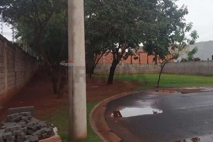 Condomínio Volpi: terreno exclusivo com 331 m² ao lado de área verde para seu novo projeto