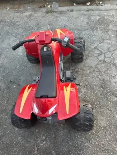 Quadriciclo elétrico infantil 