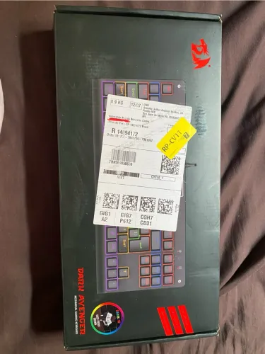 Teclado Mecânico Redragon Dark Avenger Preto Iluminação Rainbow Switch Marrom USB-A K568R