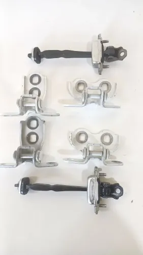 Kit Dobradiça Lado Direito Gm Onix Prisma Cobalt Prisma 13 a 20