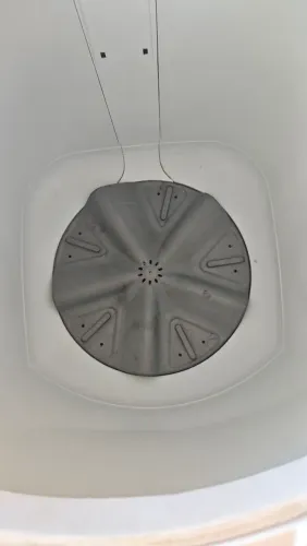 Tanquinho de lavar roupa com capacidade de 10kg em excelente.
