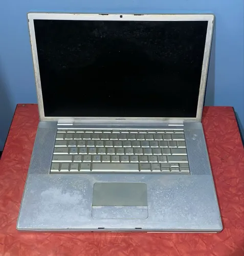 MacBook Pro com defeito 