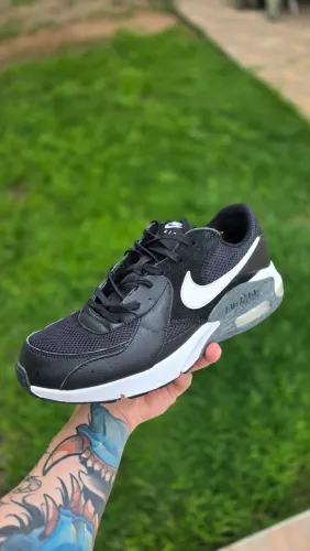 Tênis Nike Original - Air Max Excee TAM 42 ( Preto e Branco )