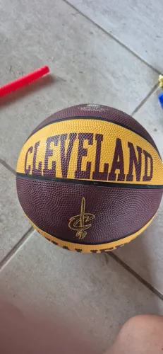 3 Bolas de Basquete diversas marcas - Nao vendo separado