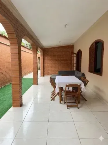 Imóvel para venda tem 240 metros quadrados com 3 quartos em Setor Faiçalville - Goiânia -