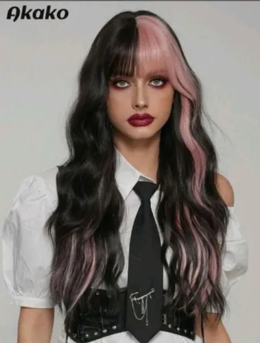 Peruca Preta com mechas cor de rosa