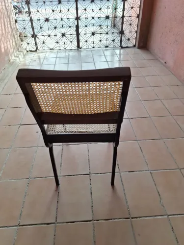 Vendo cadeira de palhinha