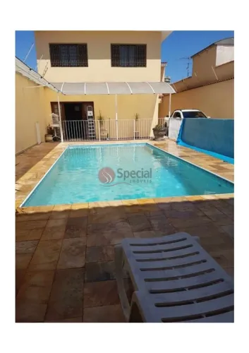 Sobrado com piscina, na Vila Antonieta.