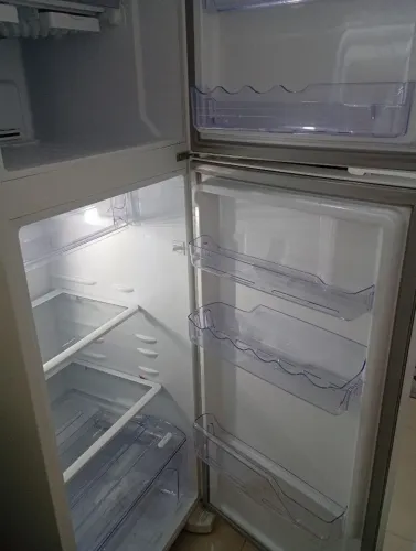 Vendo geladeira Electrolux com compressor queimado 