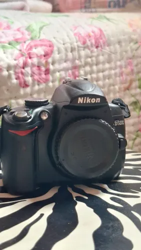 Nikon D5000