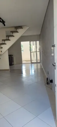Casa em Condomínio com 2 Quarto(s) e 1 banheiro(s) para Alugar, 59 m² por R$ 2222 / Mês