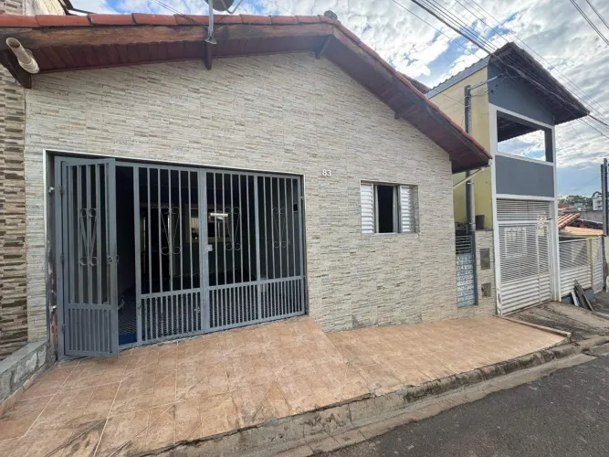 Casa para Venda em Toledo, Centro, 3 dormitórios, 1 banheiro, 1 vaga