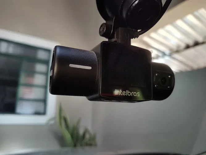 Camera veicular Intelbras duo com cartão de memória 128gb