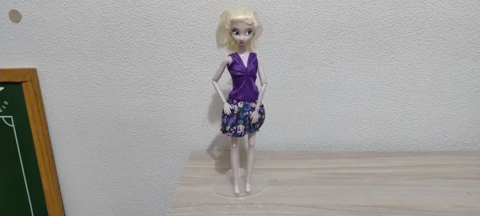 Boneca articulada Elsa Frozen - Disney