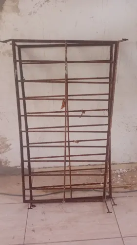 Grade metálica para janela/cobogó - são 02 grades