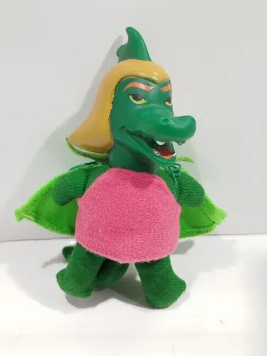 Boneco personagem Cuca sítio do pica pau amarelo.